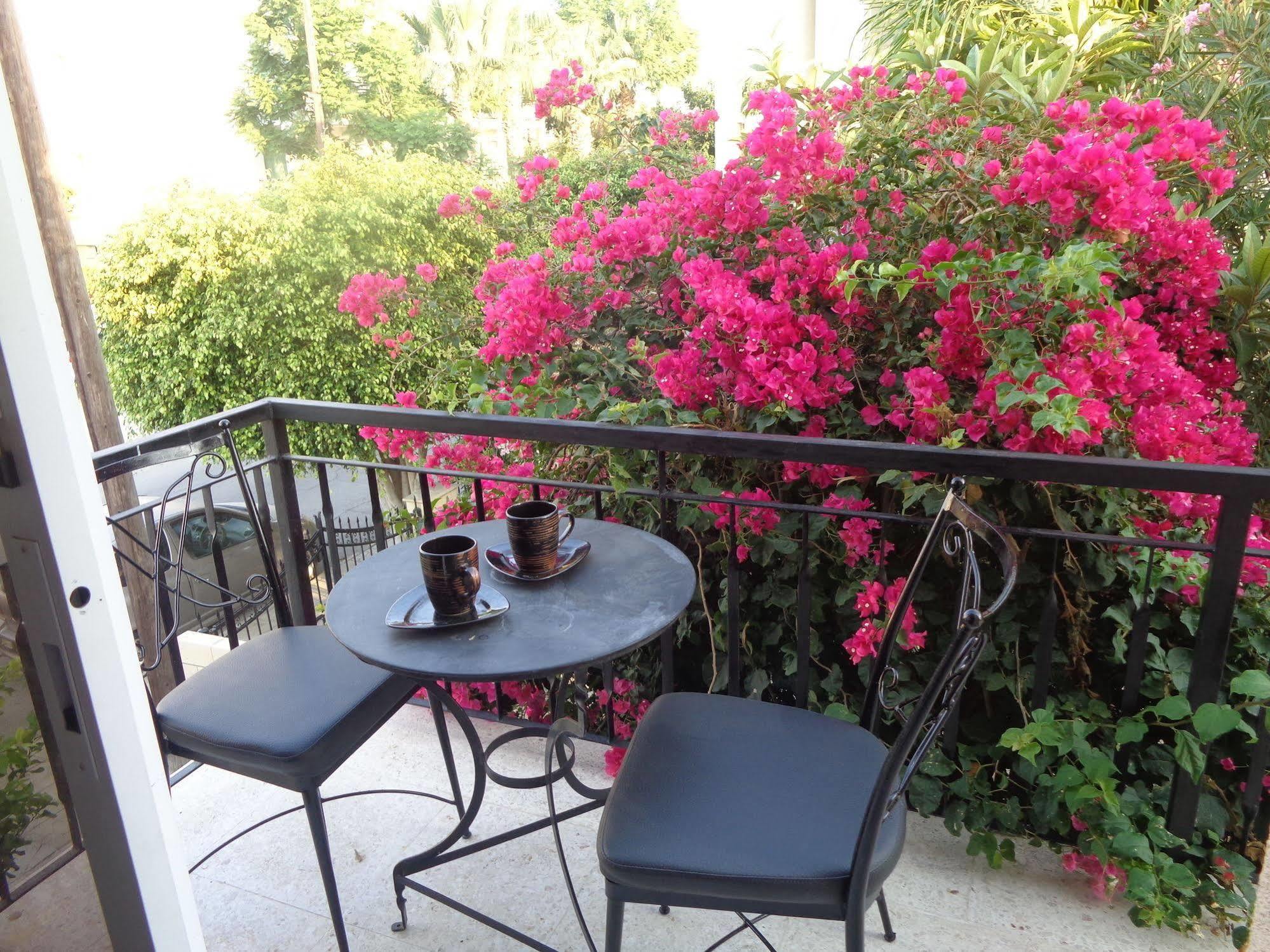 Irene'S Apartments Limassol Bagian luar foto