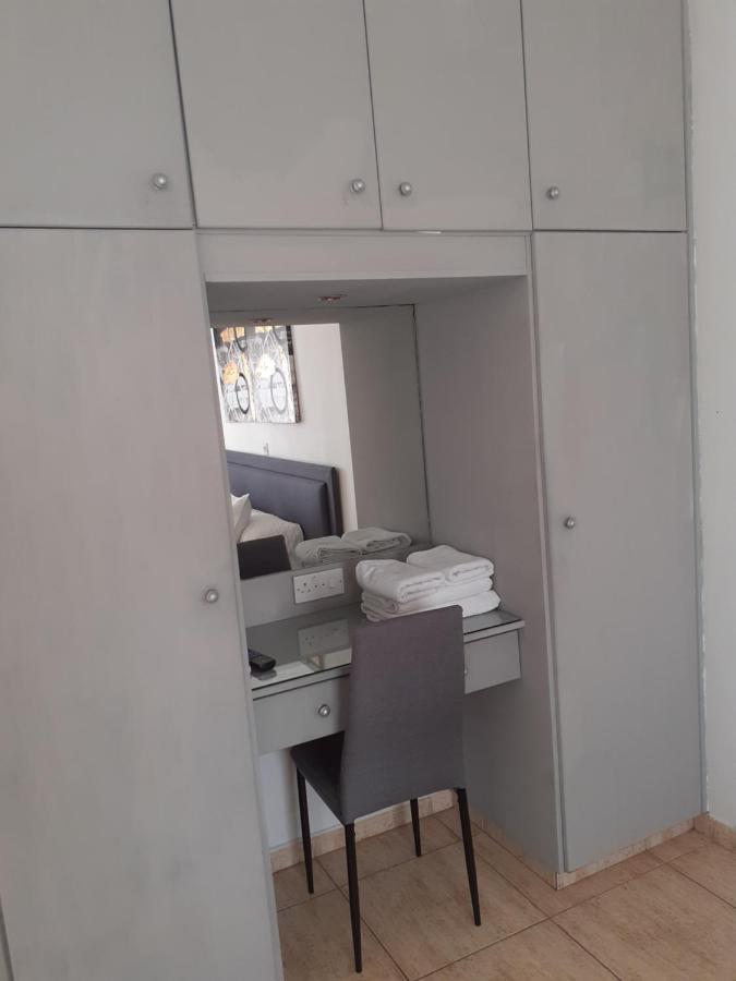 Irene'S Apartments Limassol Bagian luar foto