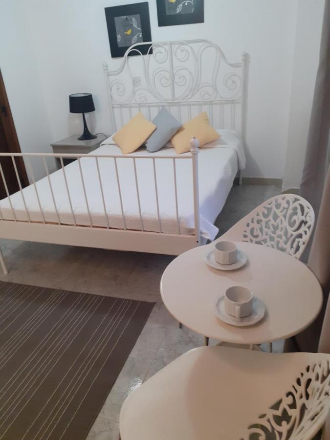 Irene'S Apartments Limassol Bagian luar foto